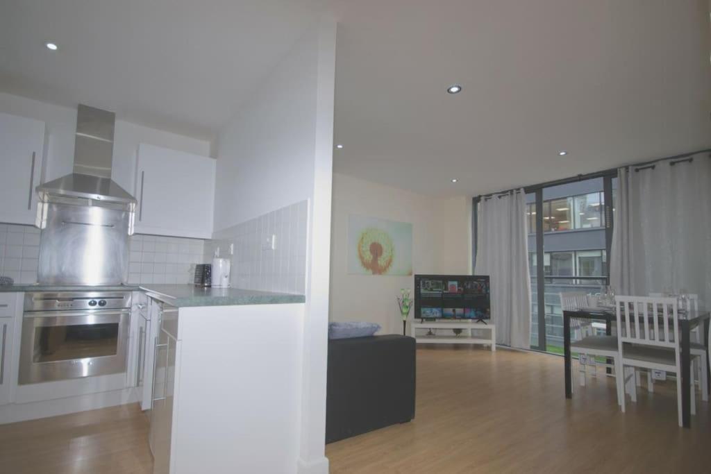 Alluring 2 Bedroom Leeds Centre Apartment- Self Check-in,balconied Appartamento Leeds (West Yorkshire)