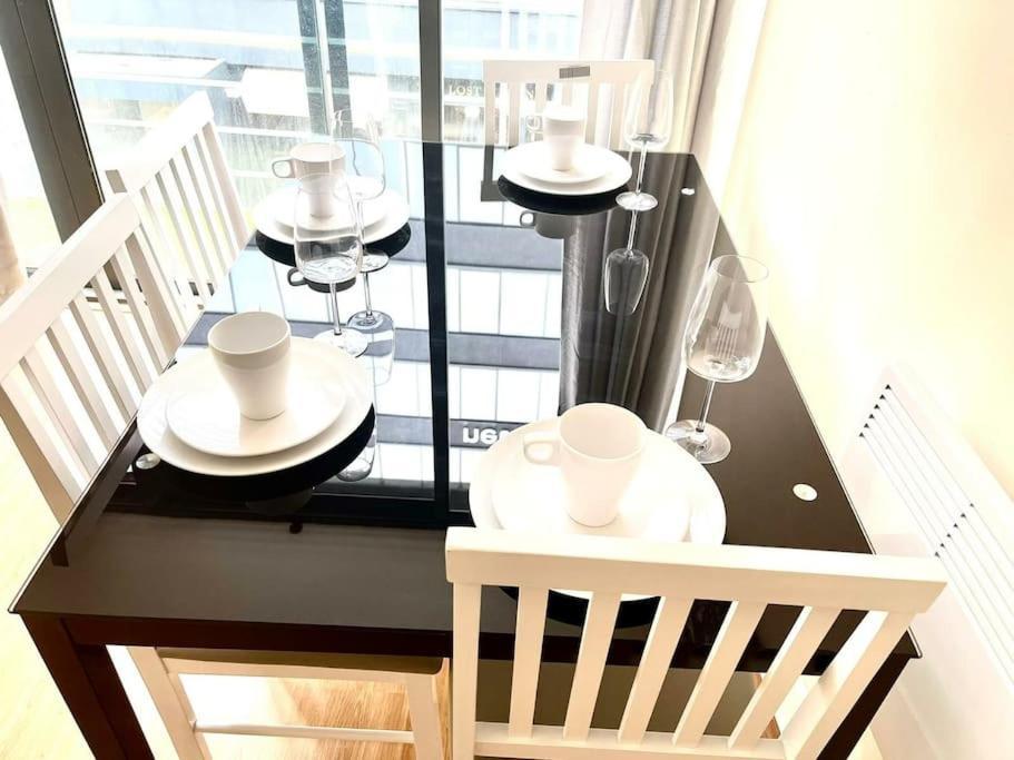 Alluring 2 Bedroom Leeds Centre Apartment- Self Check-in,balconied Appartamento *