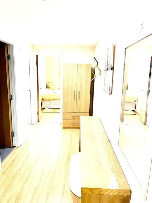 Alluring 2 Bedroom Leeds Centre Apartment- Self Check-in,balconied * Leeds (West Yorkshire)